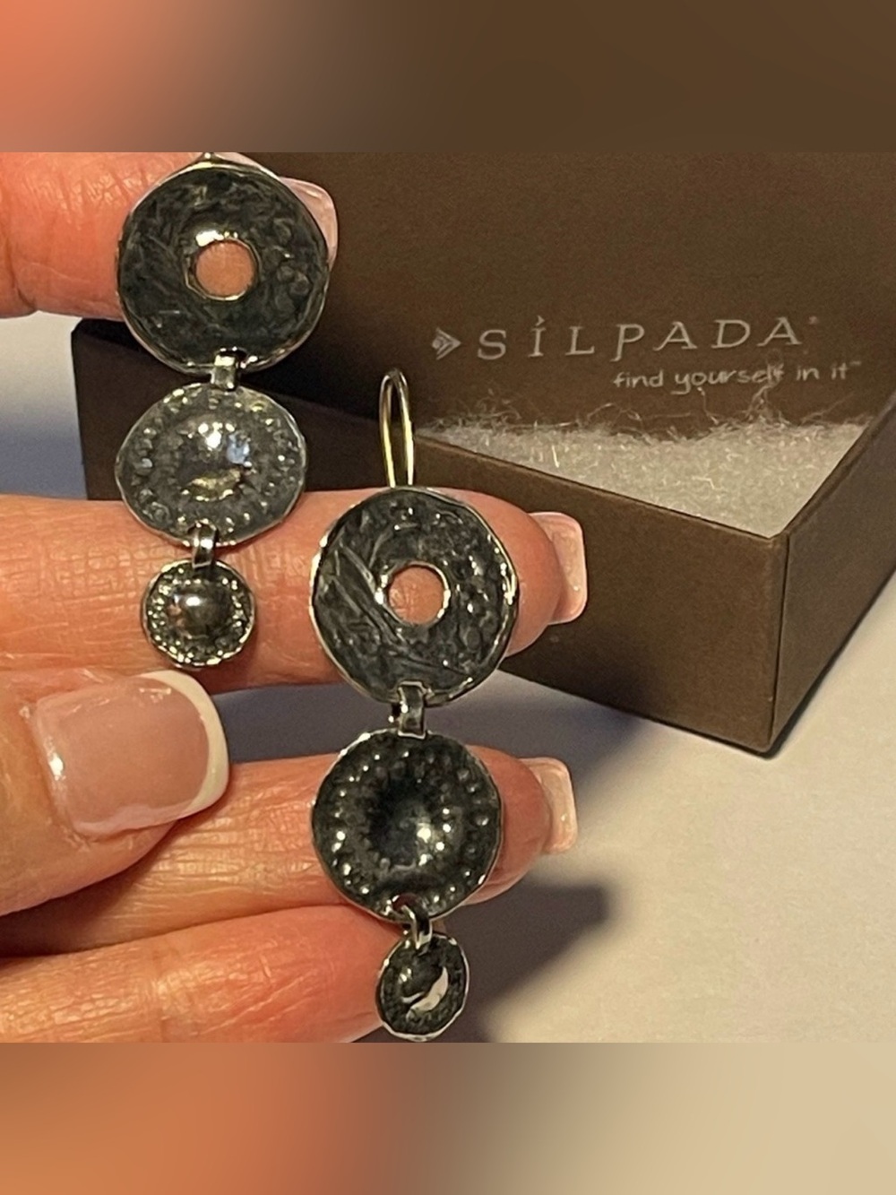 Signed Silpada 925 Israel Hammered Triple Disc Drop Earrings w Lock Hook Closure